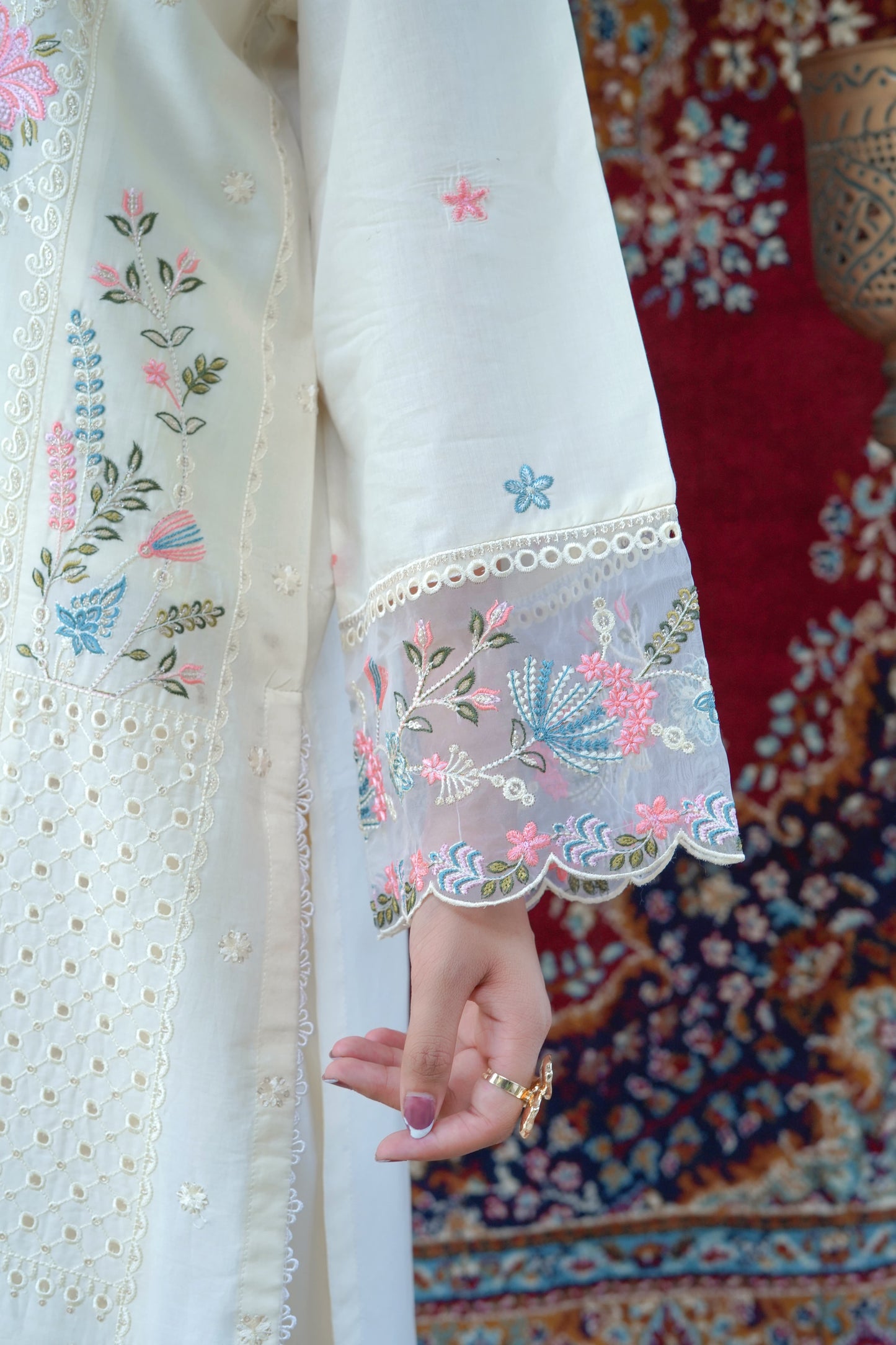 Ivory Cream Thread Work 3pc Suit with Printed Chiffon Dupatta