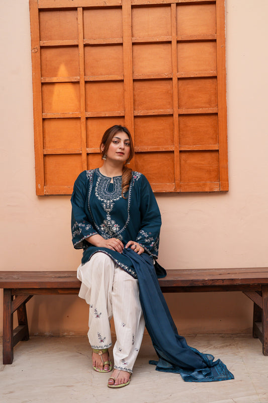 3 Piece Lawn Suit Gol Ghera with Thread Work