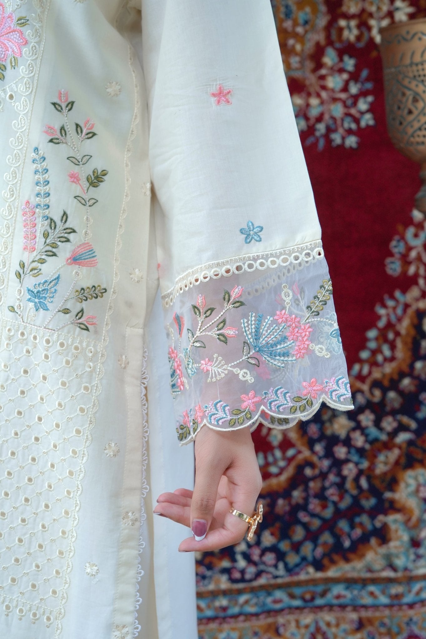 Ivory Cream Thread Work 3pc Suit with Printed Chiffon Dupatta - sitarastyle.com