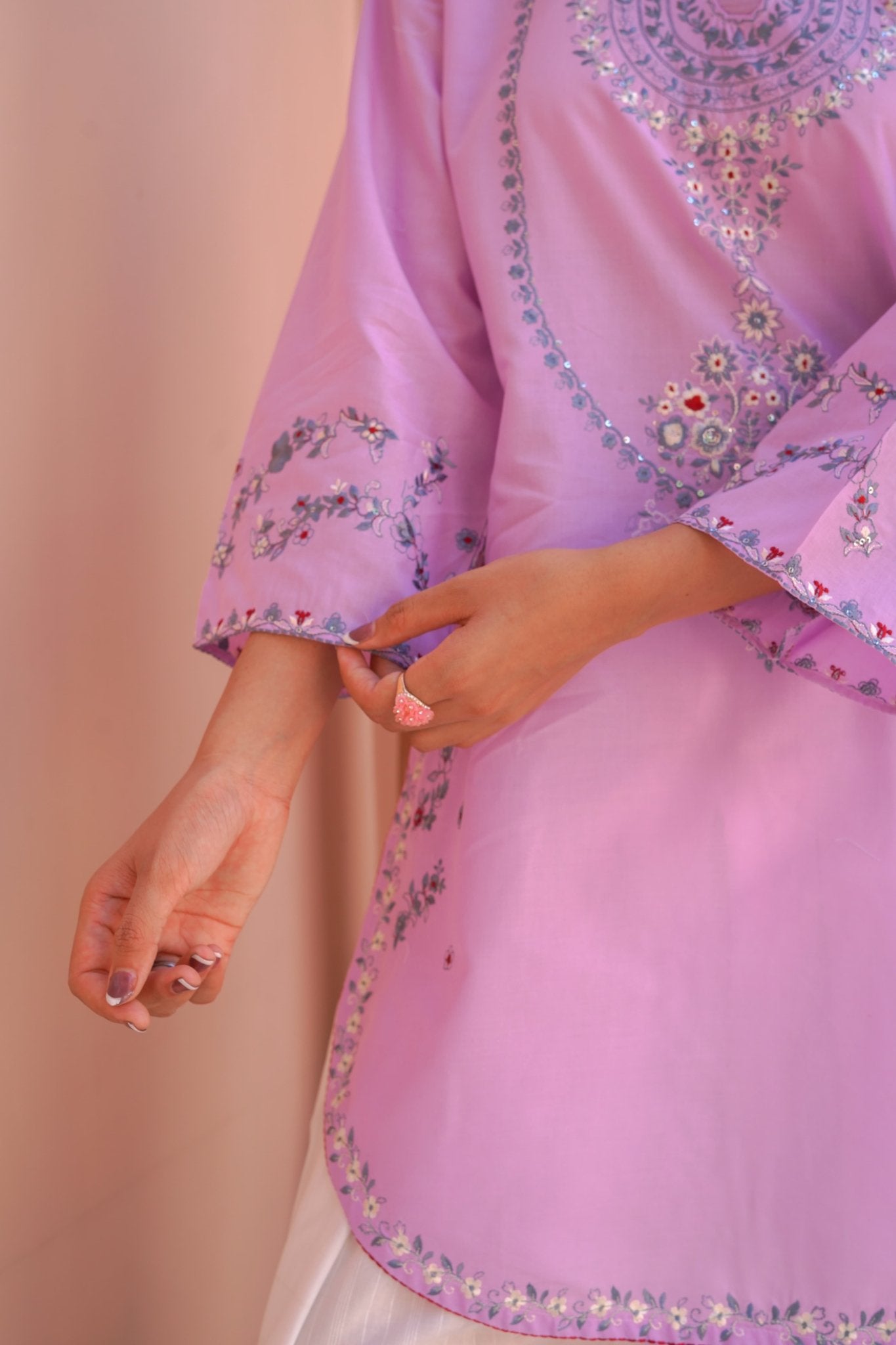 Lilac Pink Thread Work Embroidered 3-Piece Lawn Suit – Gol Ghera Hem - sitarastyle.com