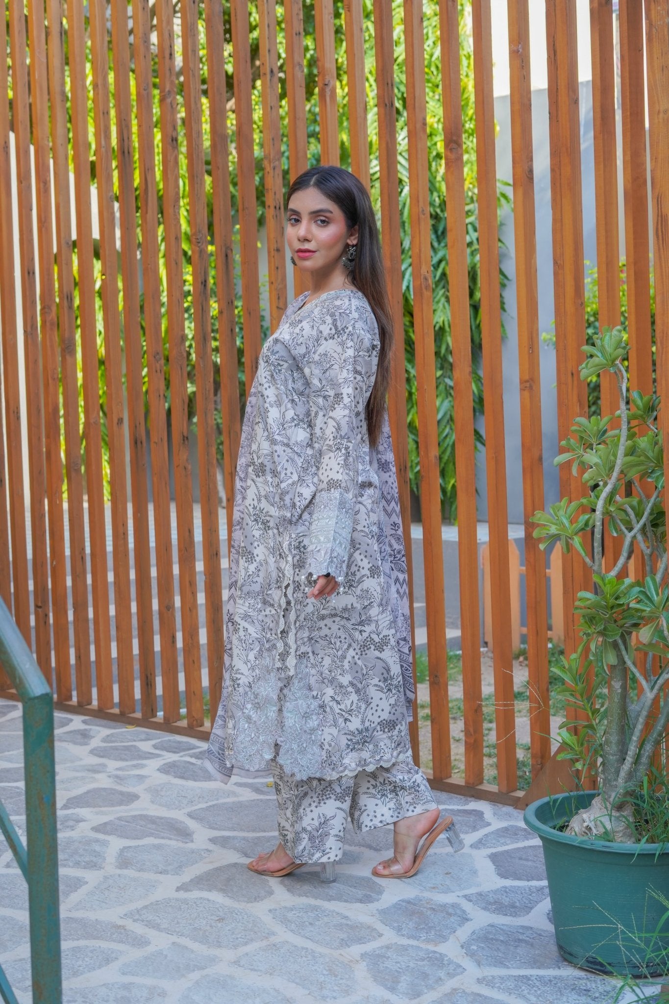 Printed Lawn 3-Piece Suit with Patch Work & Monar Dupatta – 43in - sitarastyle.com