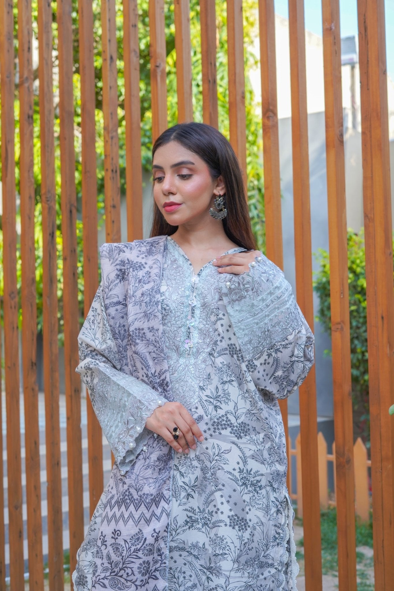 Printed Lawn 3-Piece Suit with Patch Work & Monar Dupatta – 43in - sitarastyle.com