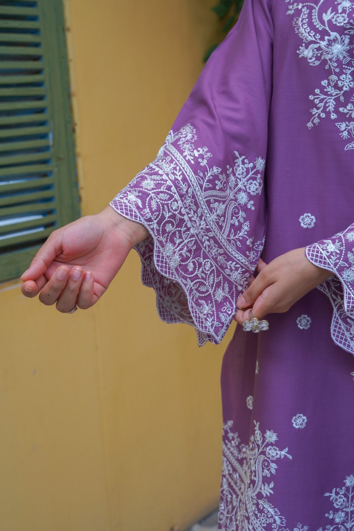 Violet Embroidered 3-Piece Lawn Suit with Daman Patch Work - sitarastyle.com
